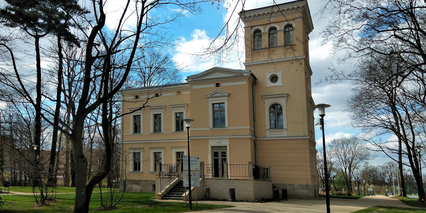 Pałac w Leszczynach - elektroniczne bilety komunikacji miejskiej - mobilet.pl zamiast biletomatów