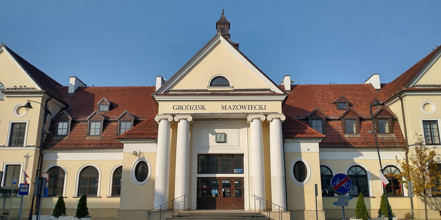 Stacja kolejowa w mieście Grodzisk Mazowiecki - strefa płatnego parkowania - mobilet.pl zamiast parkometrów