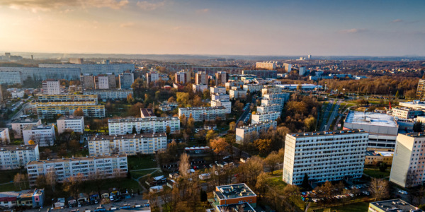 Widok z lotu ptaka na osiedla mieszkaniowe w mieście Jastrzębie Zdrój - elektroniczne bilety komunikacji miejskiej - mobilet.pl zamiast biletomatów_miniaturka