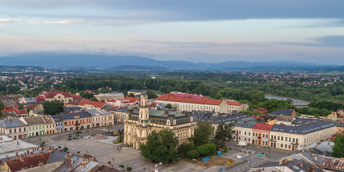 Panorama starówki w Nowym Sączu - elektroniczne bilety komunikacji miejskiej - mobilet.pl zamiast biletomatów