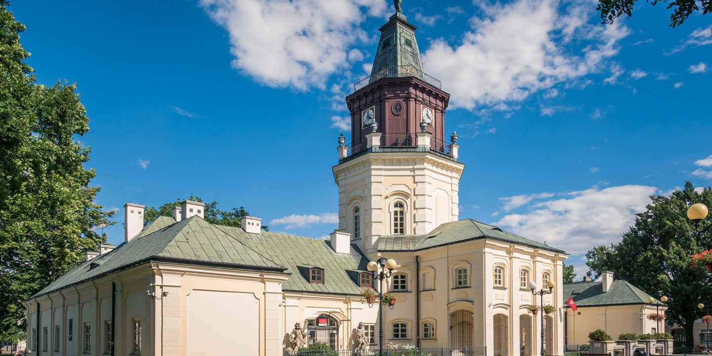 Muzeum Regionalne w dawnym ratuszu w Siedlcach - strefa płatnego parkowania - mobilet.pl zamiast parkometrów