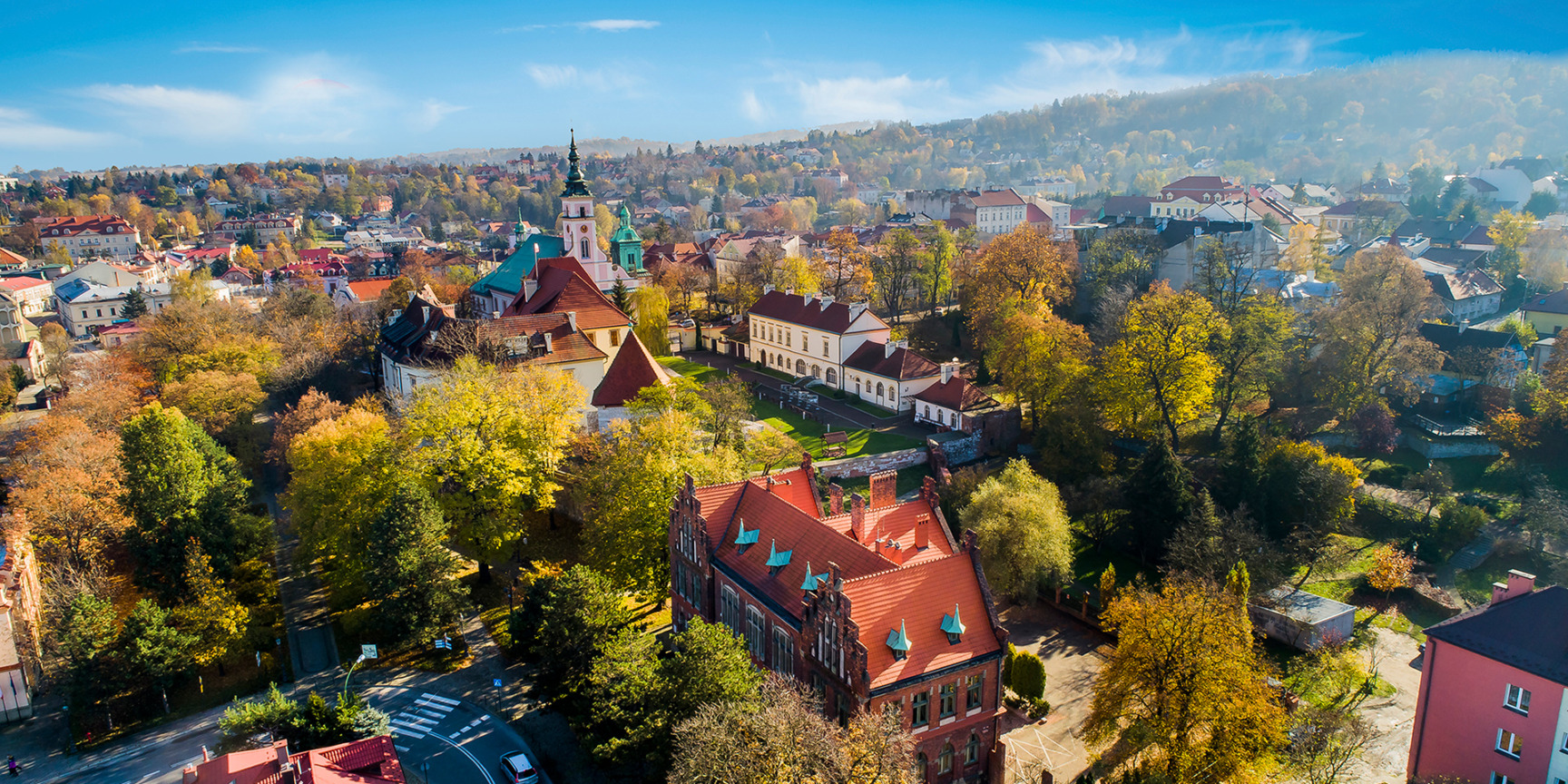 Jesienna panorama miasta Wieliczka - elektroniczne bilety komunikacji miejskiej - mobilet.pl zamiast biletomatów