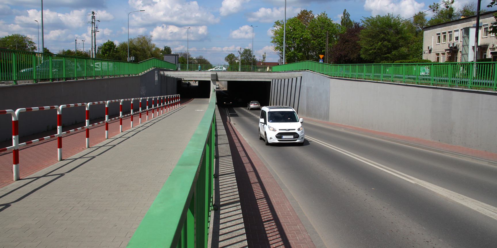 Tunel w mieście Ząbki - elektroniczne bilety komunikacji miejskiej - mobilet.pl zamiast biletomatów
