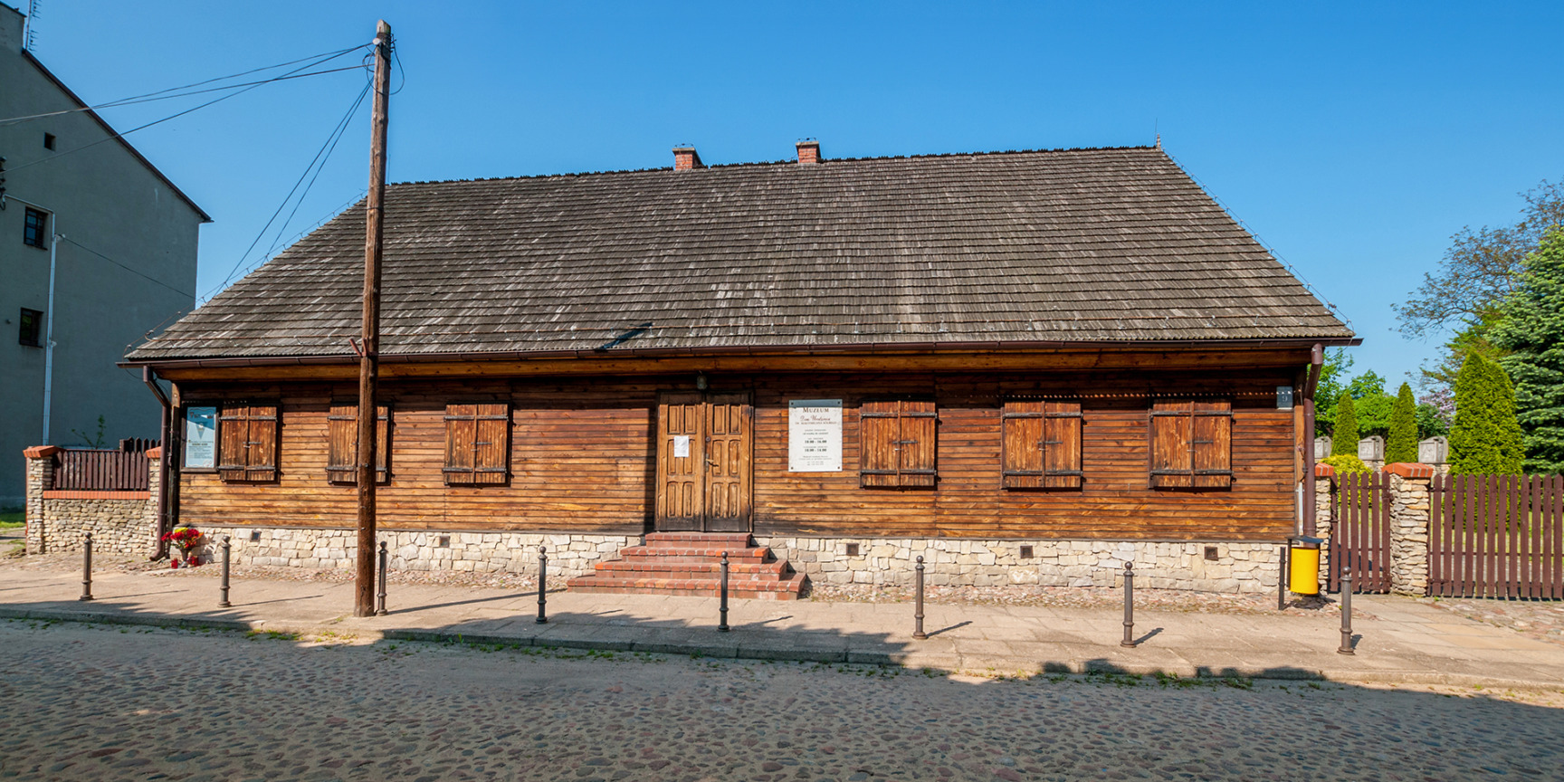Zabytkowy dom Zduńskiej Woli - elektroniczne bilety komunikacji miejskiej - mobilet.pl zamiast biletomatów