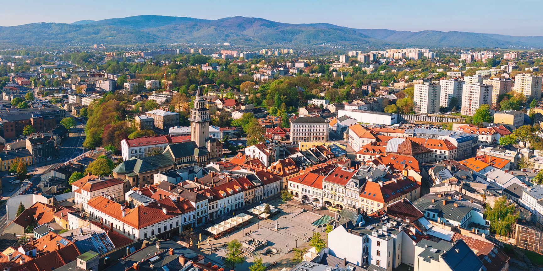 Widok z lotu ptaka na Centrum Miasta Bielsko-Biała - elektroniczne bilety komunikacji miejskiej i strefa płatnego parkowania - mobilet.pl zamiast parkometrów i biletomatów