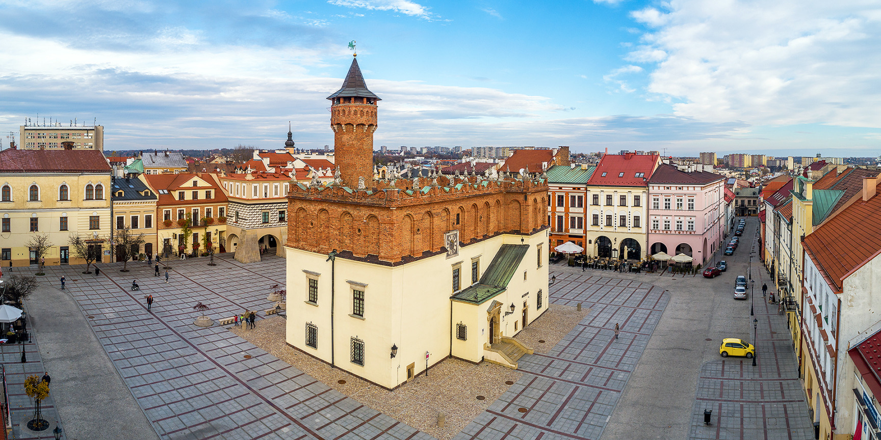 Renesansowy ratusz w Tarnowie - elektroniczne bilety komunikacji miejskiej - mobilet.pl zamiast biletomatów